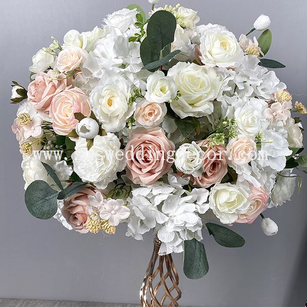 blush wedding centrepieces