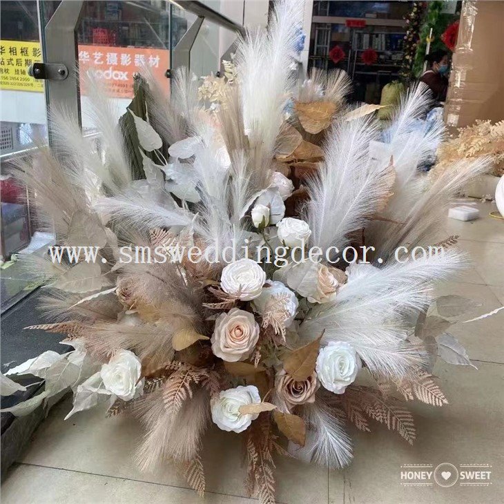 wedding flowers tall centerpieces