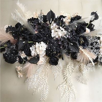 Sun'iy gullar bilan to'y archasi