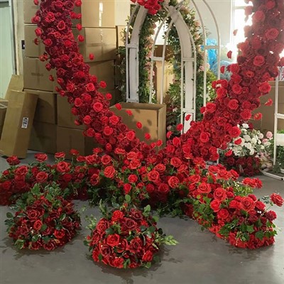 Qizil atirgulni bezash to'y